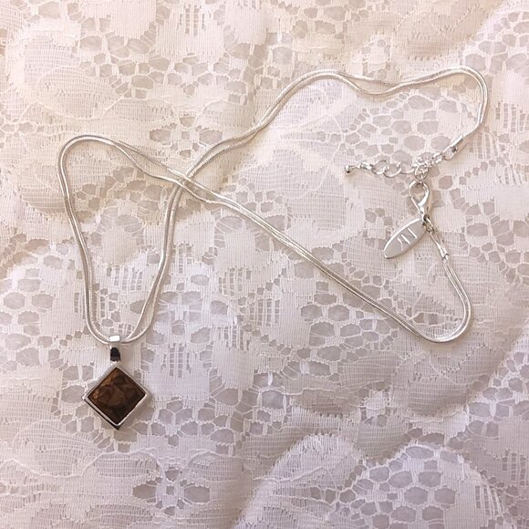 NWOT NY Women's Square Pendant Double Chain Silver Necklace - Picture 4 of 6